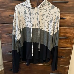 Color block hooded sweater